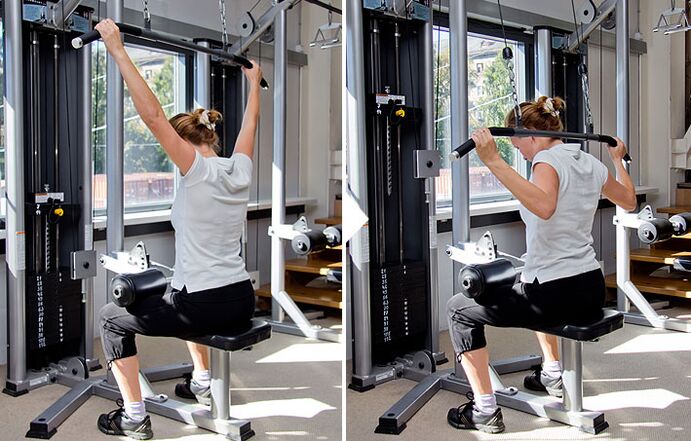 Pulling the block behind the back on the simulator helps work the latissimus dorsi muscles